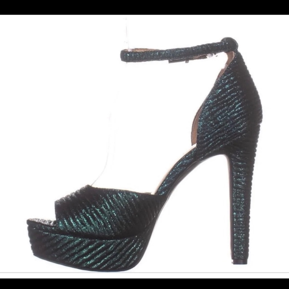 Jessica Simpson Beeya